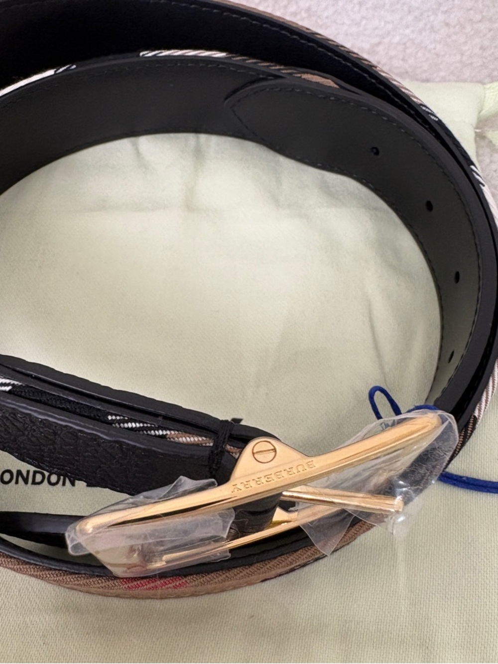 sold❌Burberry Classic Check Leather Belt in Beige/Black NEW 75cm - Picture 4 of 8
